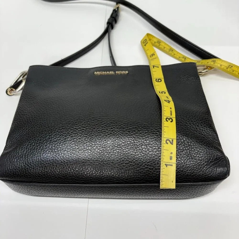 Michael Kors Trisha Medium Crossbody Bag Black Pebbled Leather Sectioned Luxe